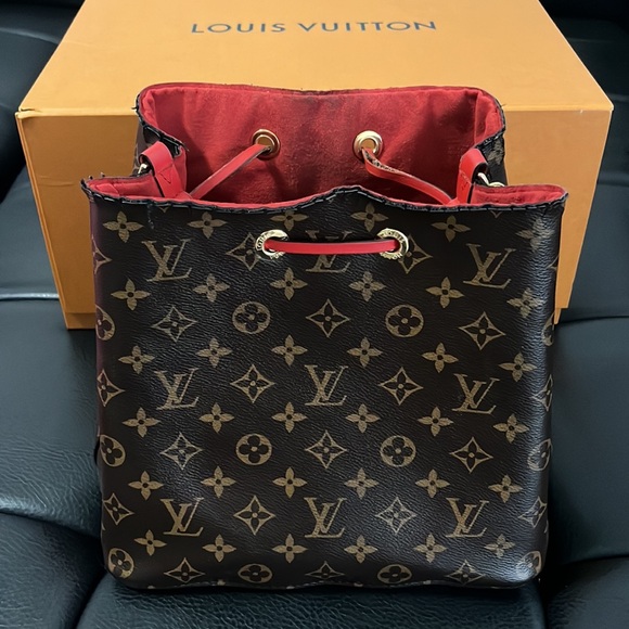 Louis Vuitton Bag - Picture 5 of 5